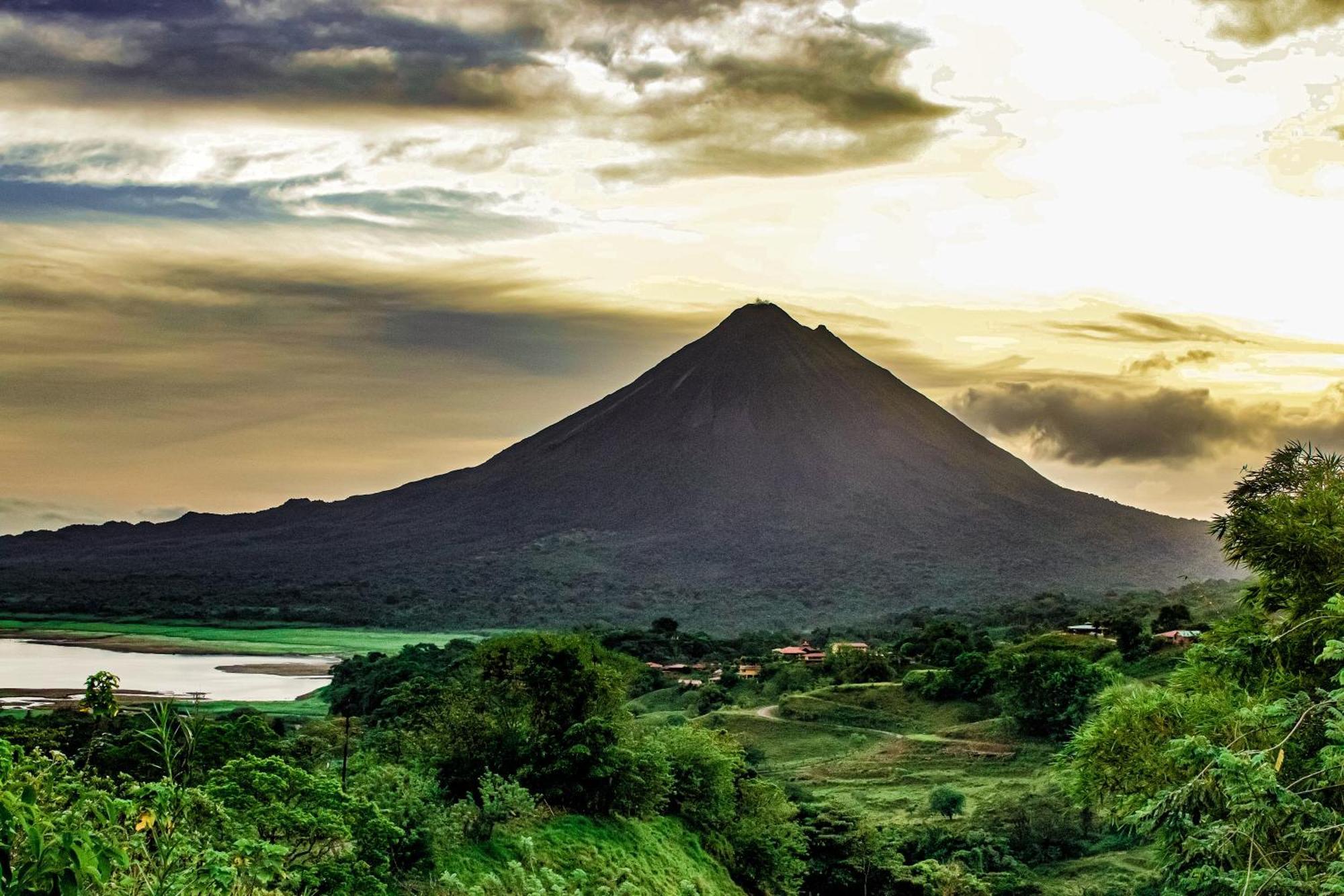 Essence Arenal Spa & Yoga El Castillo ภายนอก รูปภาพ